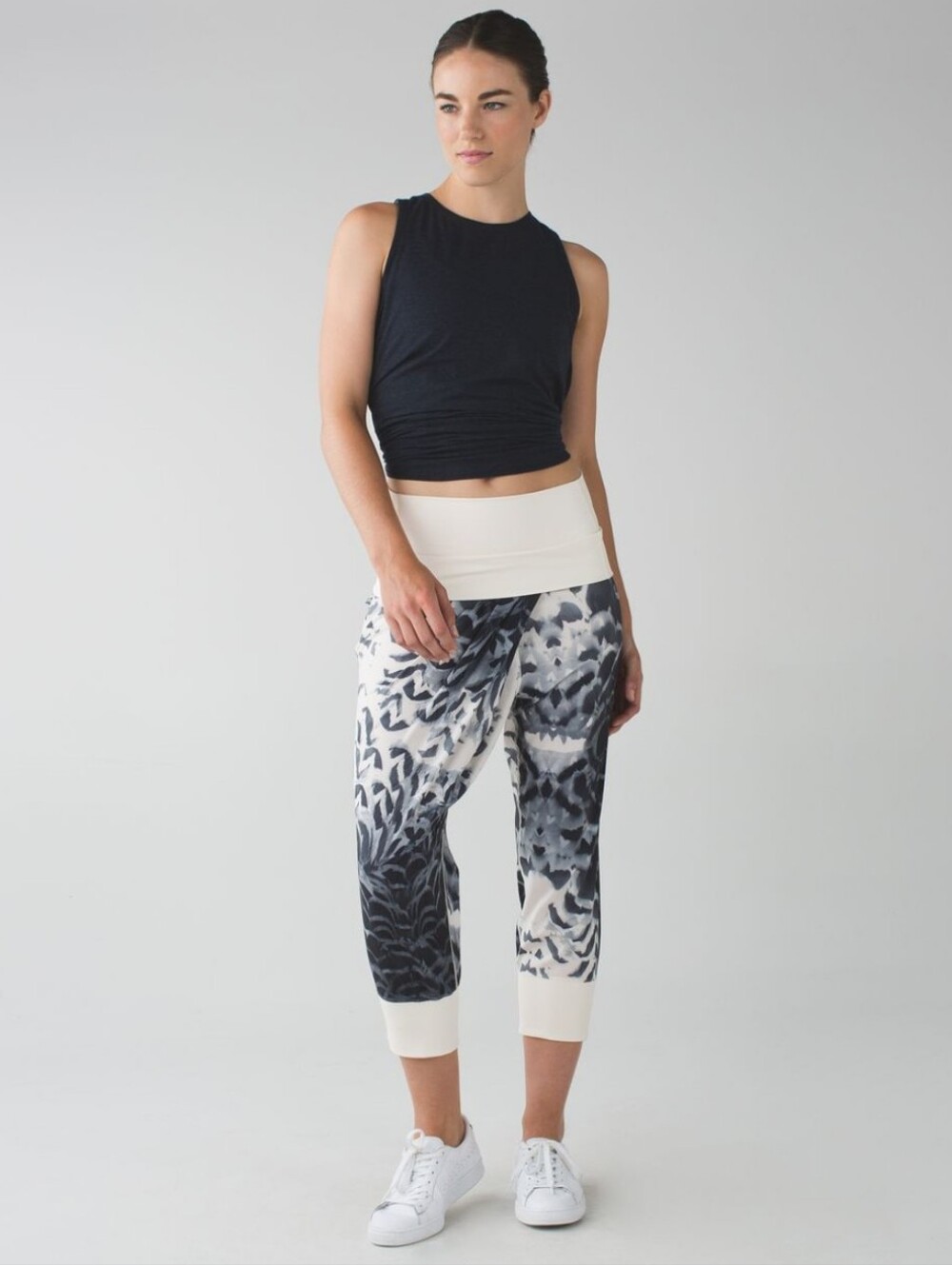 Lululemon Dance To Yoga Pant Pretty Plume Angel Wing Black / Angel Wing Size 6